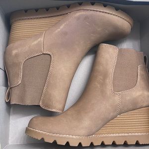 NWT A  New Day Taupe Faux Leather Wedge Taupe Booties